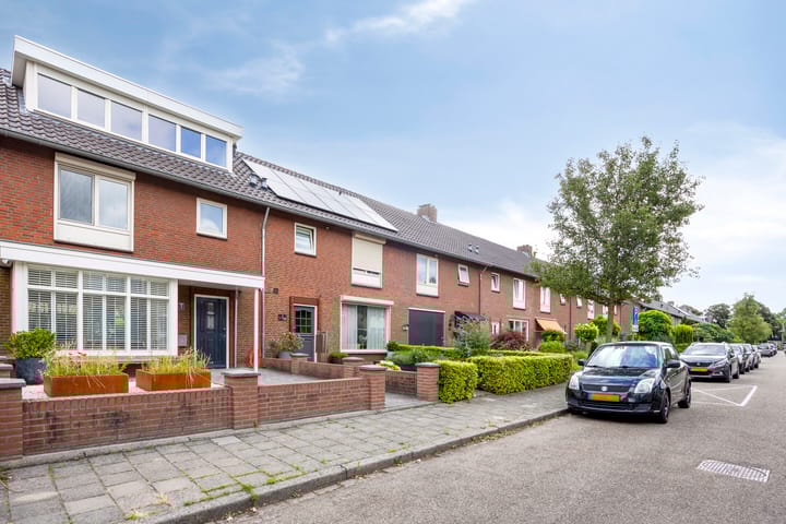 Foto 24 van Kamillestraat 3