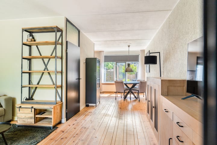 Foto 10 van Burg. Warnerslaan 45