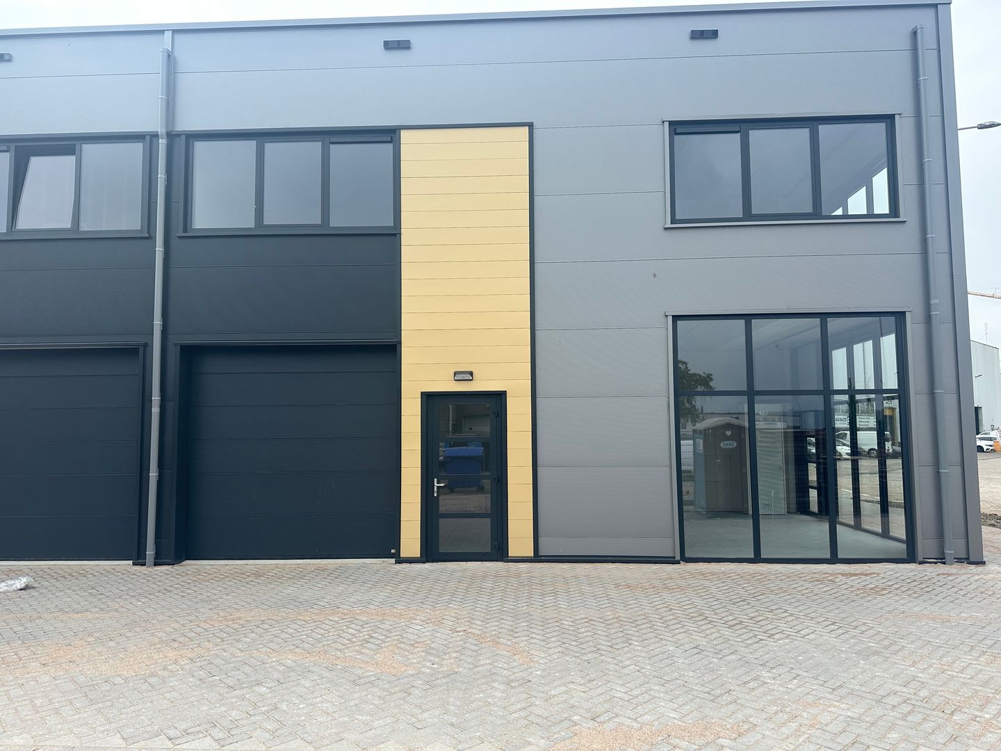 View photo 2 of Van Wamelweg 6-h