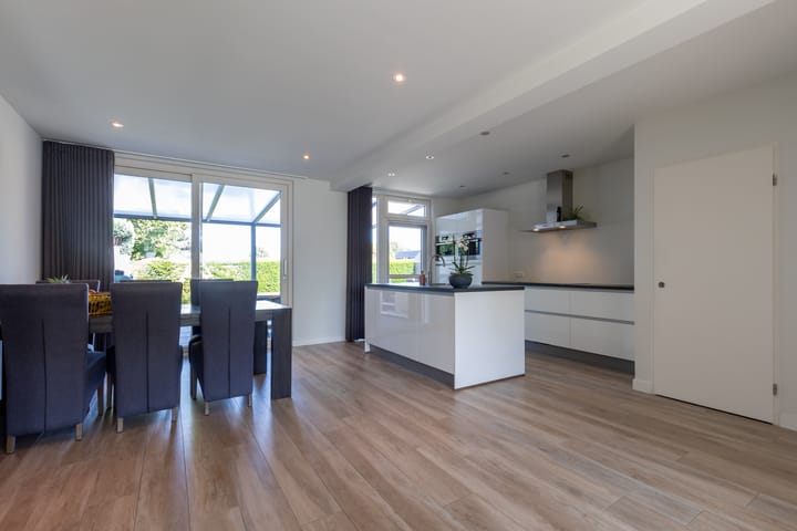 Foto 11 van Burg. Luytenstraat 22