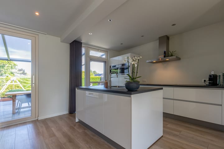 Foto 13 van Burg. Luytenstraat 22