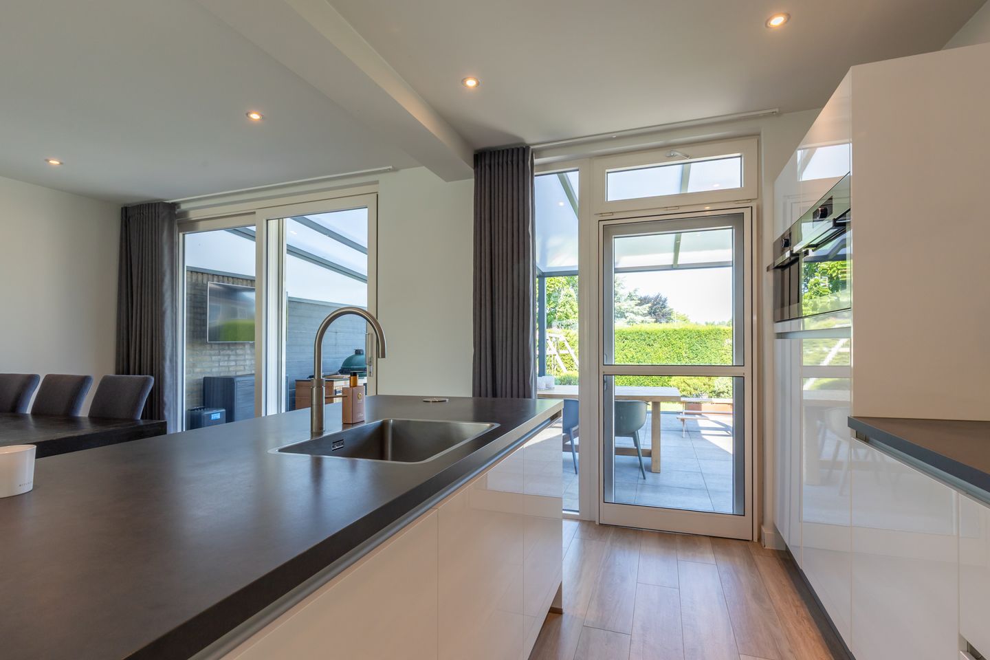 Foto 14 van Burg. Luytenstraat 22