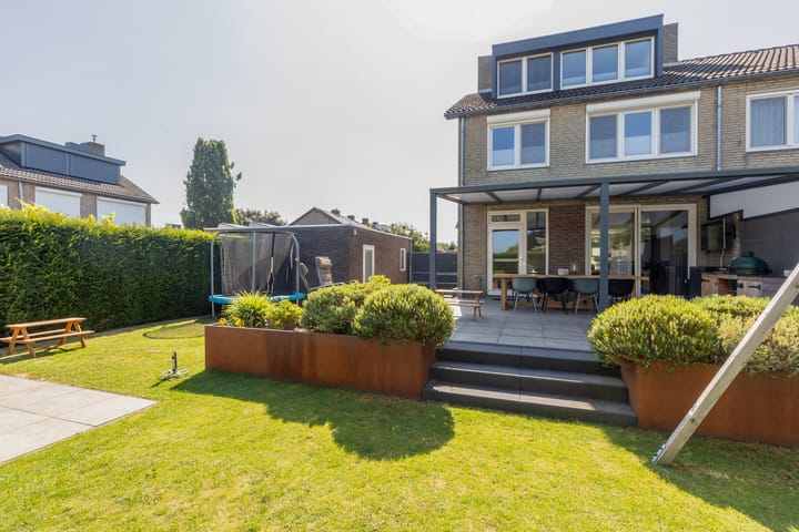 Foto 24 van Burg. Luytenstraat 22