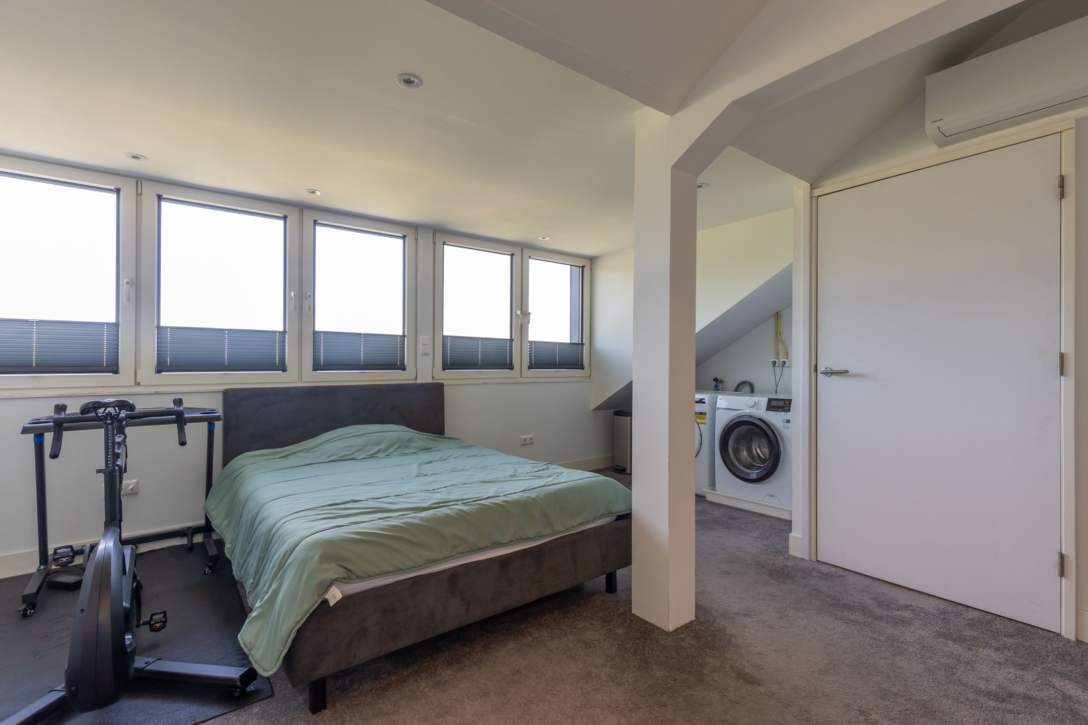 Foto 39 van Burg. Luytenstraat 22