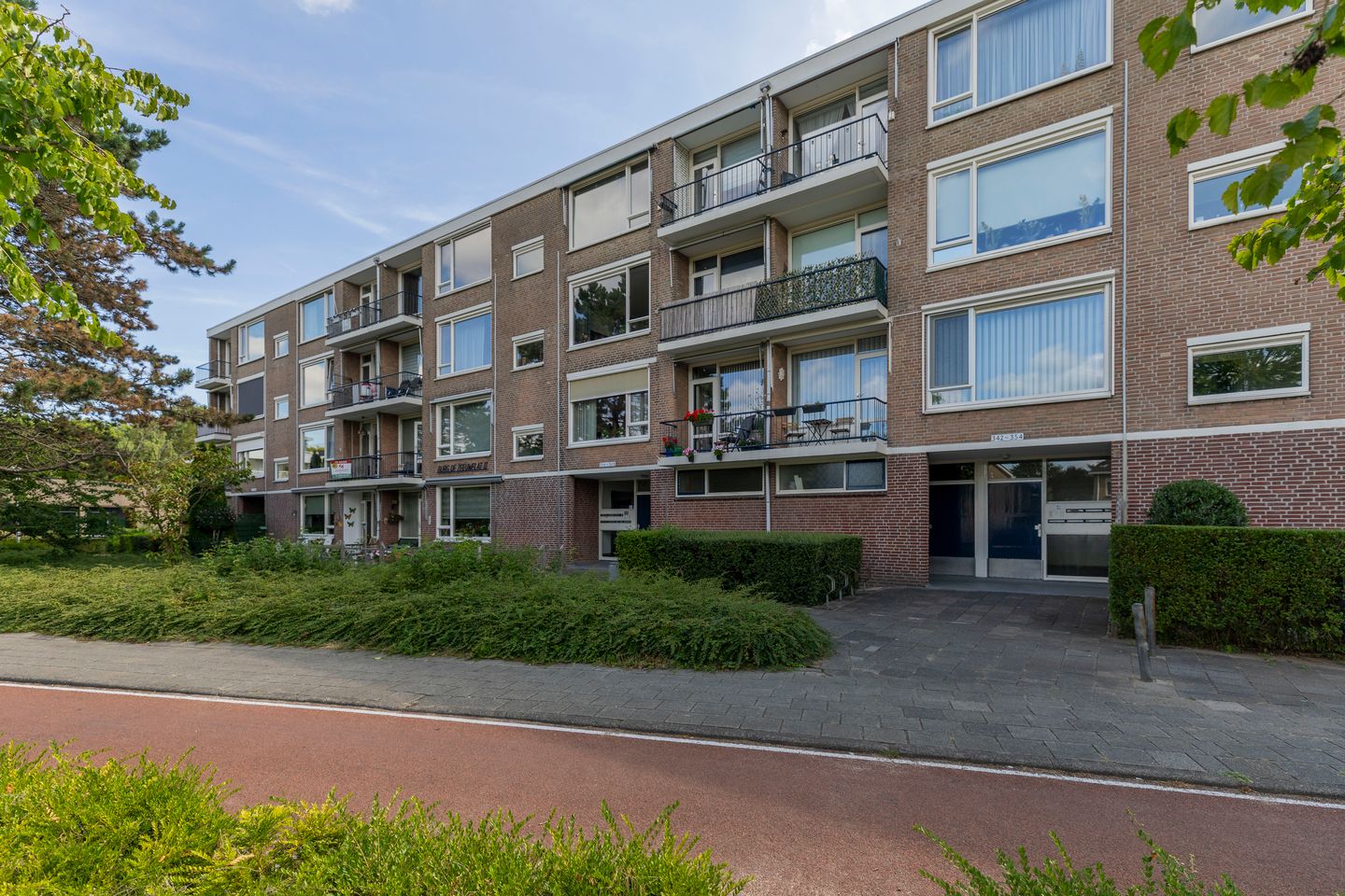 Photo 1 of Burgemeester de Zeeuwstraat 368