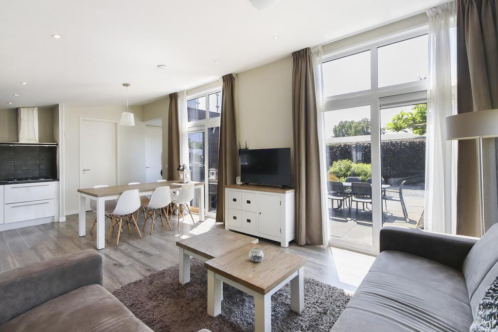 Foto 6 van Rijksstraatweg 186-303