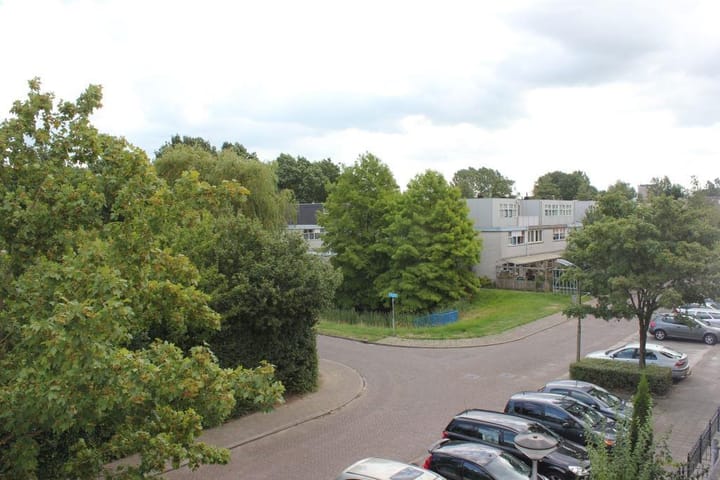 Photo 11 of Count Basiestraat 53