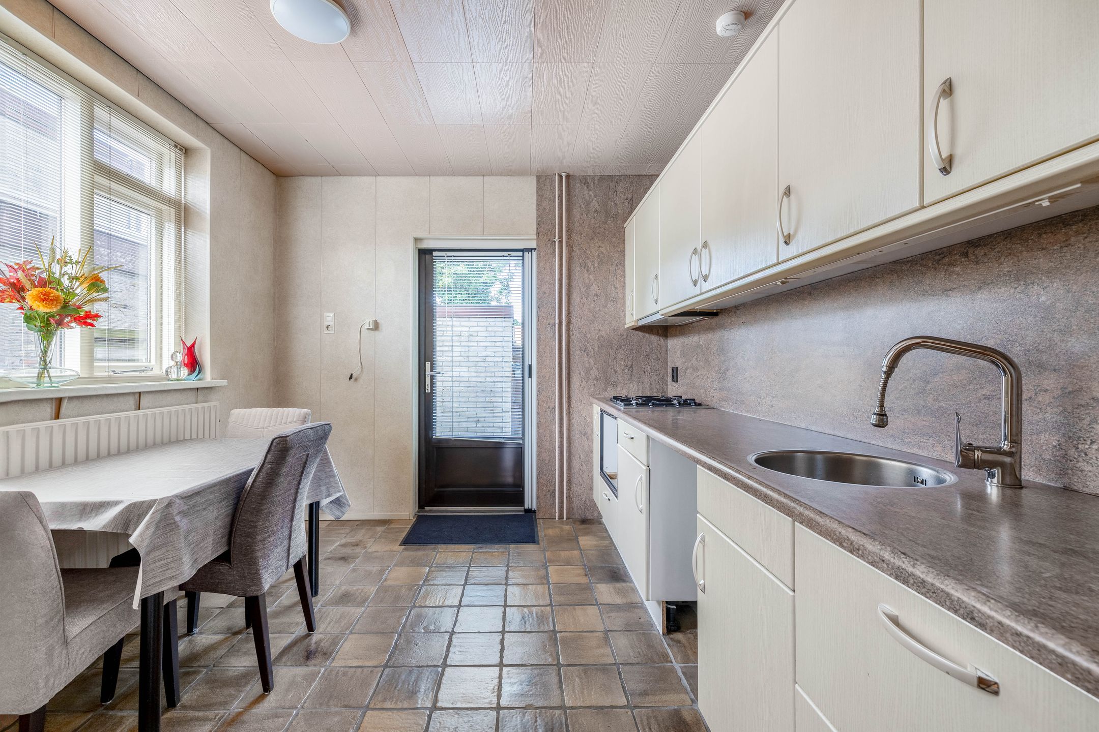 Foto 12 van Emmikhovensestraat 3