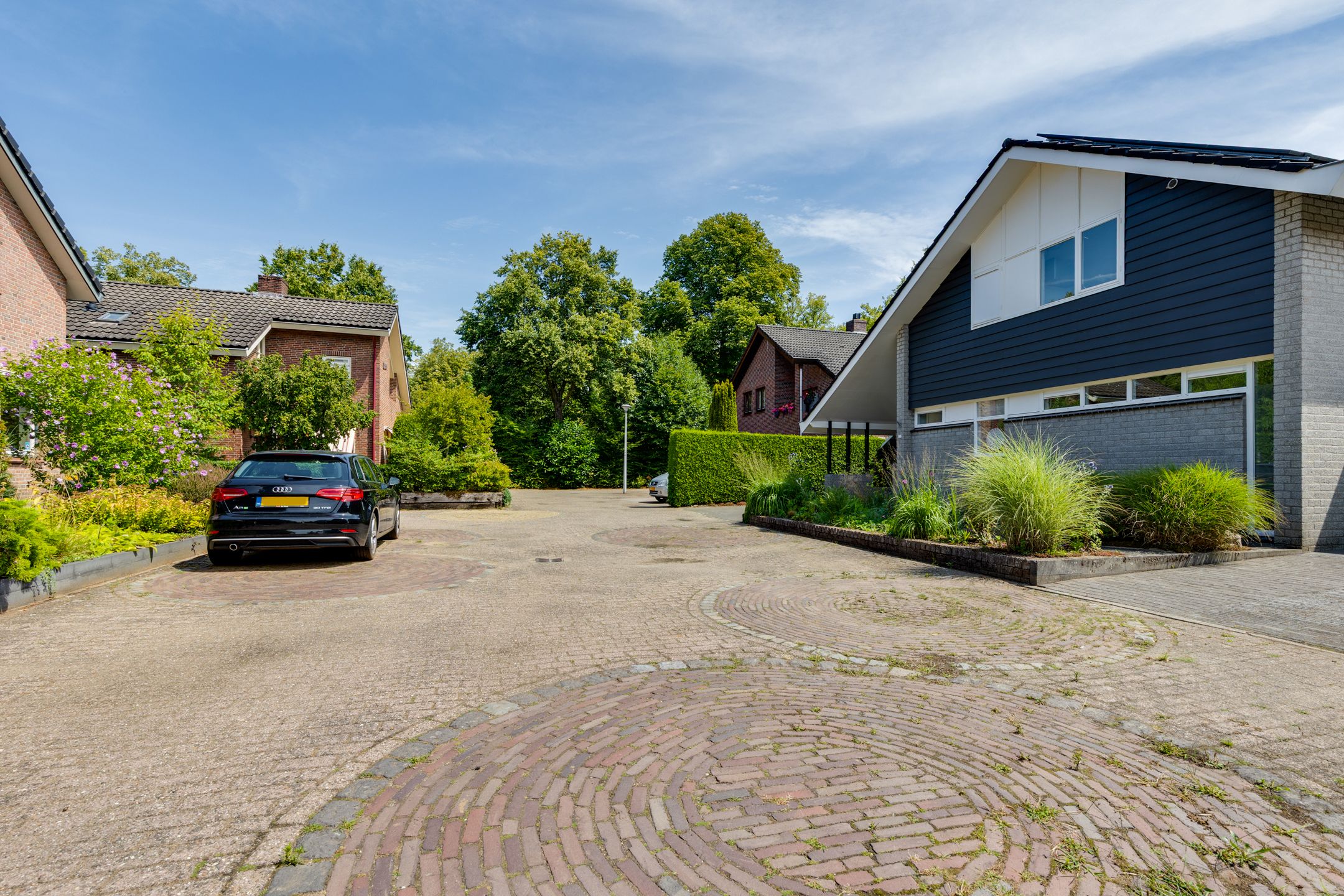 Photo 84 of Koninginnelaan 10