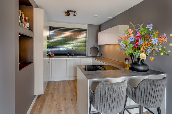 Foto 16 van J. Schaperstraat 6