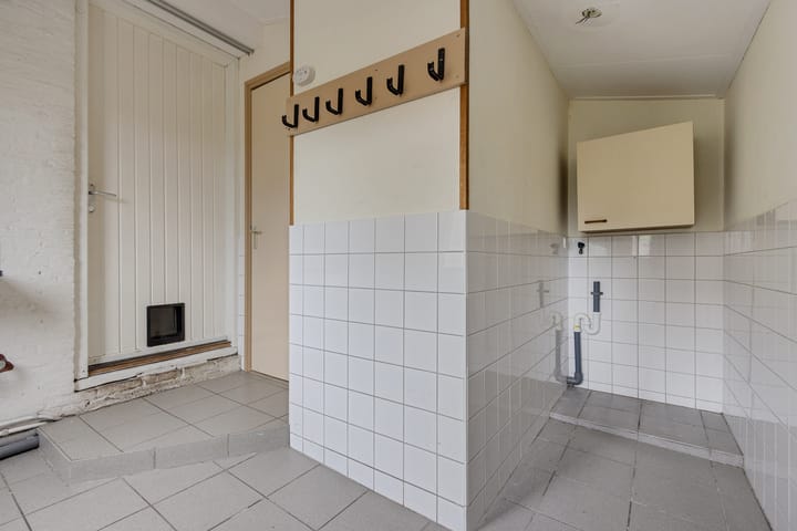 Photo 14 of Buorren 9