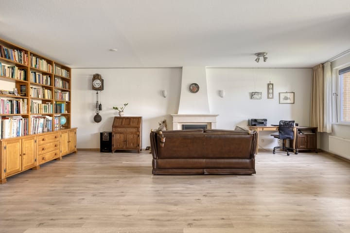 Foto 2 van Jan van Elburgstraat 9