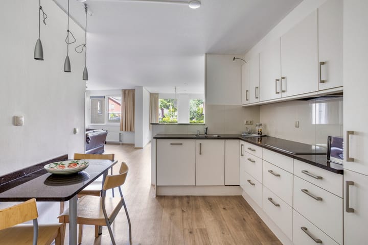 Foto 3 van Jan van Elburgstraat 9