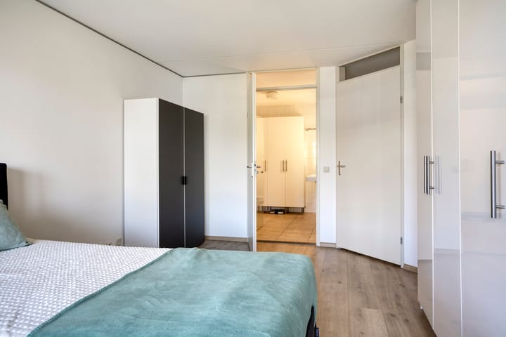 Photo 15 of Jan van Elburgstraat 9