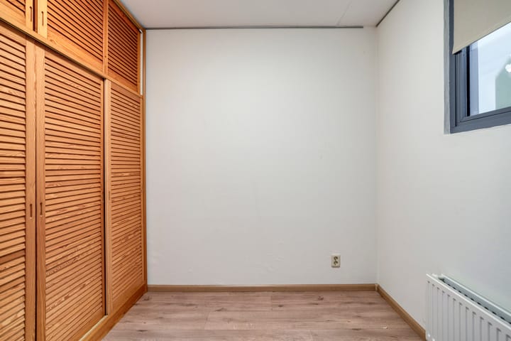 Photo 18 of Jan van Elburgstraat 9