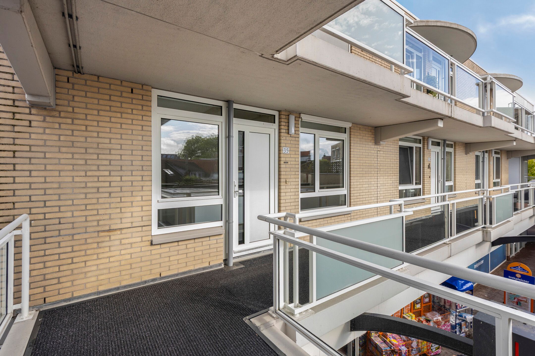 Foto 3 van Den Bogerd 35