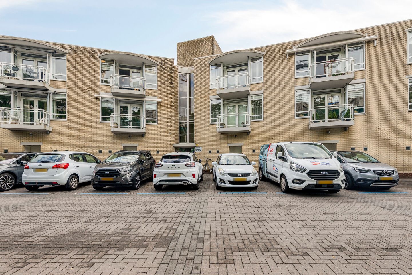 Foto 25 van Den Bogerd 35