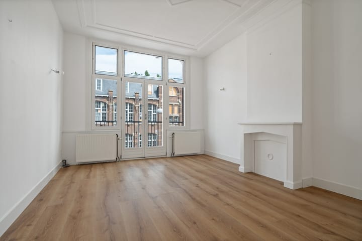 Photo 2 of Admiraal De Ruijterweg 57-2