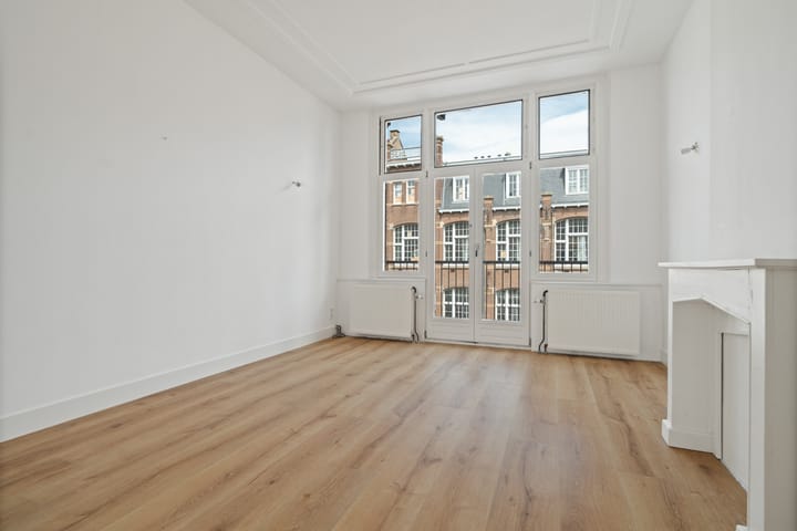 Photo 3 of Admiraal De Ruijterweg 57-2