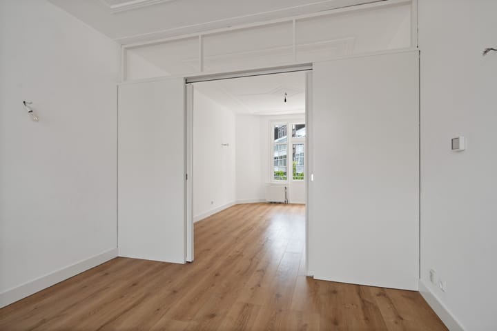 Photo 7 of Admiraal De Ruijterweg 57-2