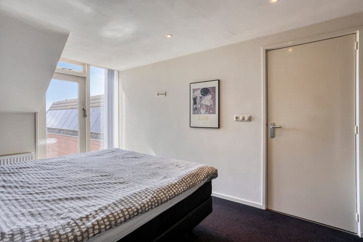 Foto 21 van Leenderweg 92