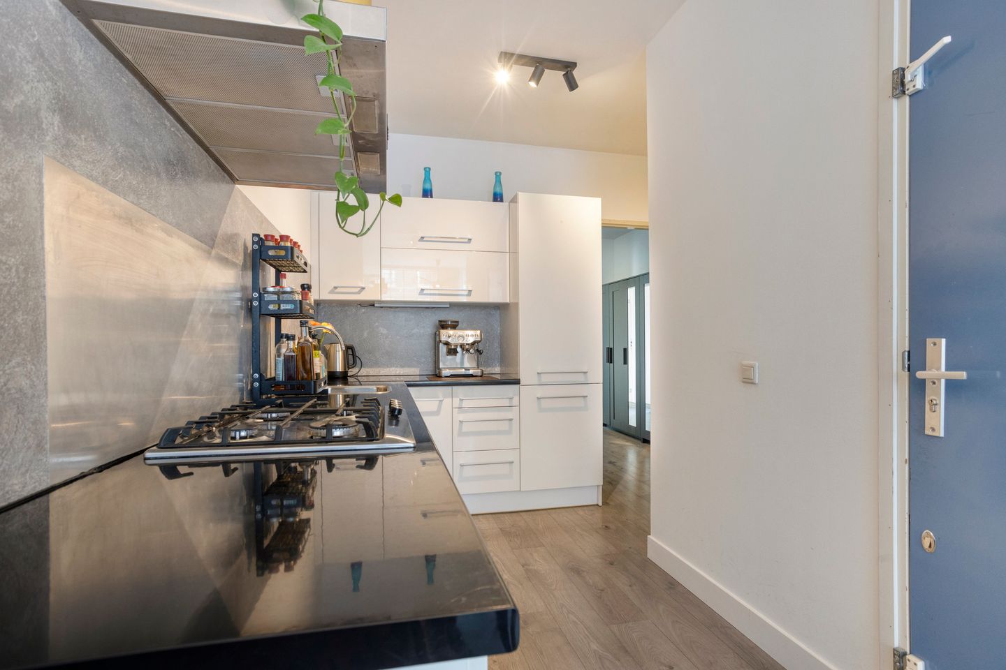 Foto 10 van Van der Hoopstraat 37-1