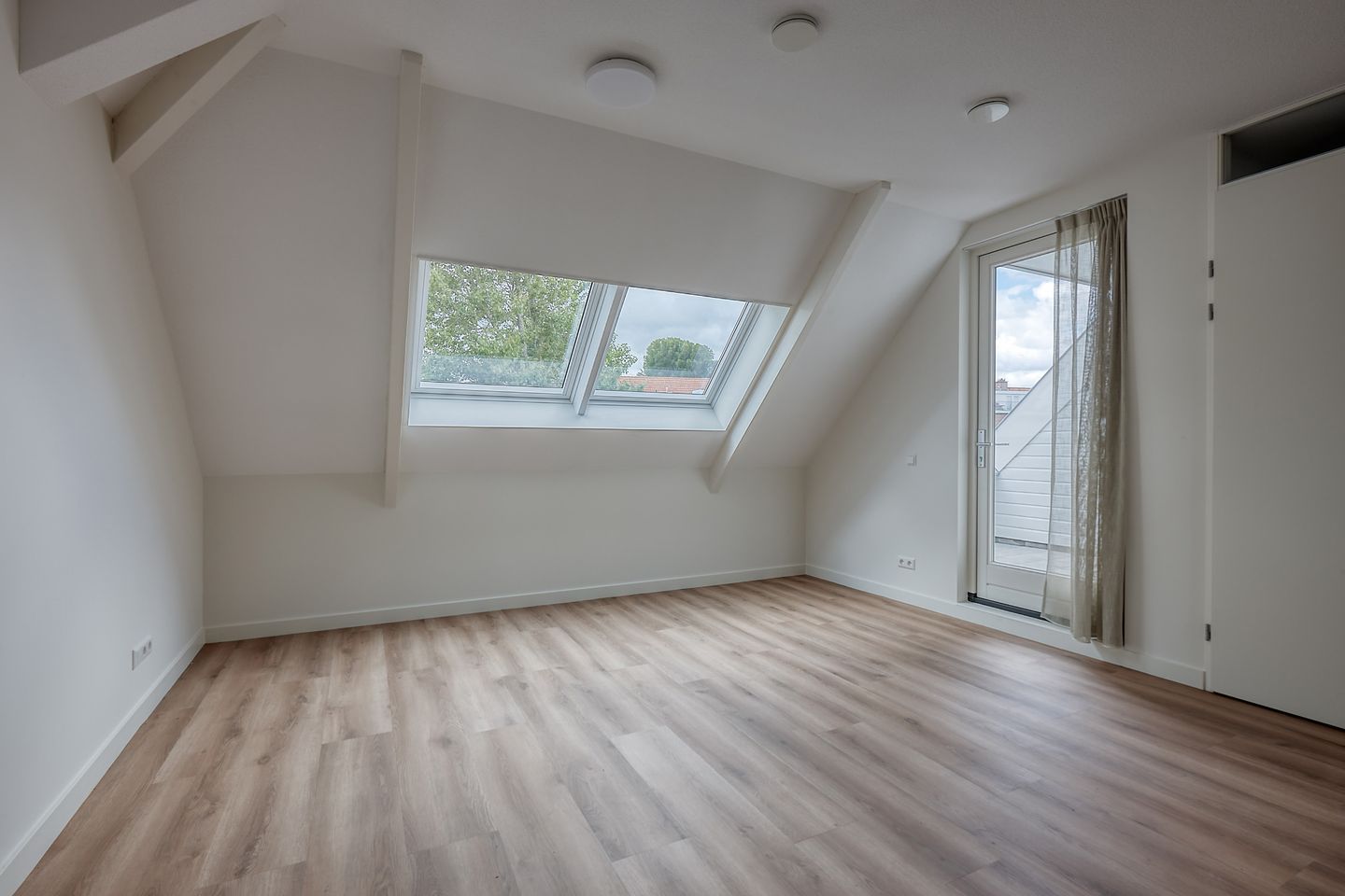 Photo 4 of Ouverturestraat 36-E