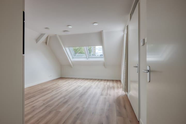 Photo 5 of Ouverturestraat 36-E