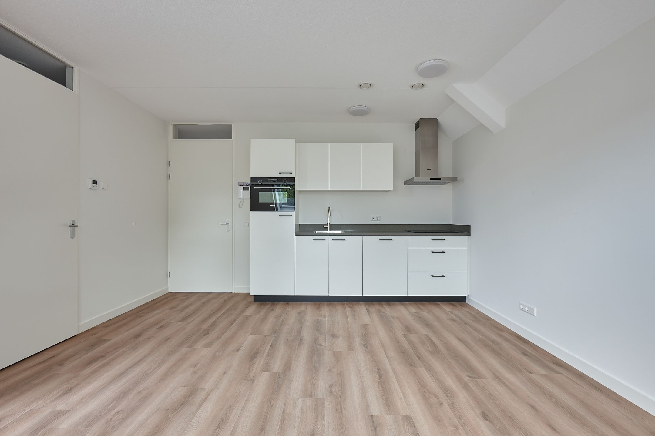Photo 6 of Ouverturestraat 36-E