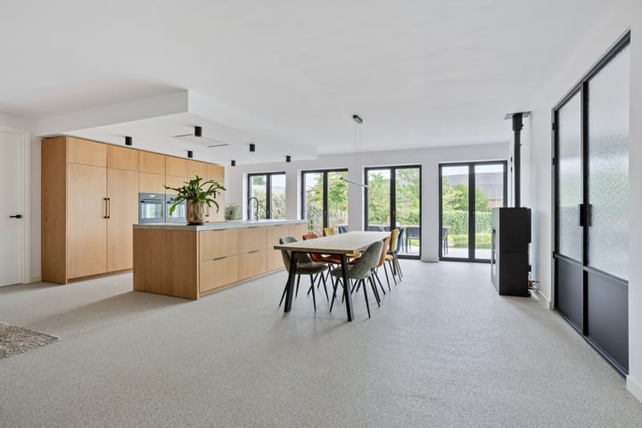 Foto 16 van Dorpsplein 2