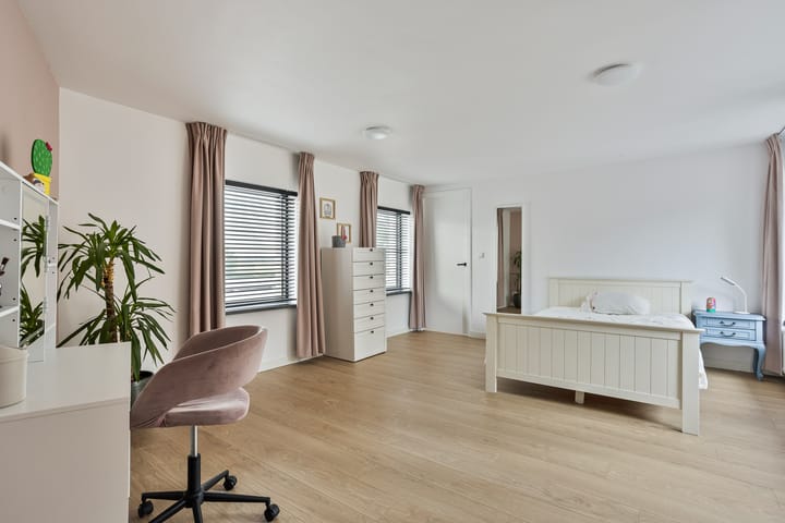 Foto 42 van Dorpsplein 2