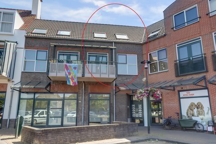 Foto 1 van Kerkplein 124