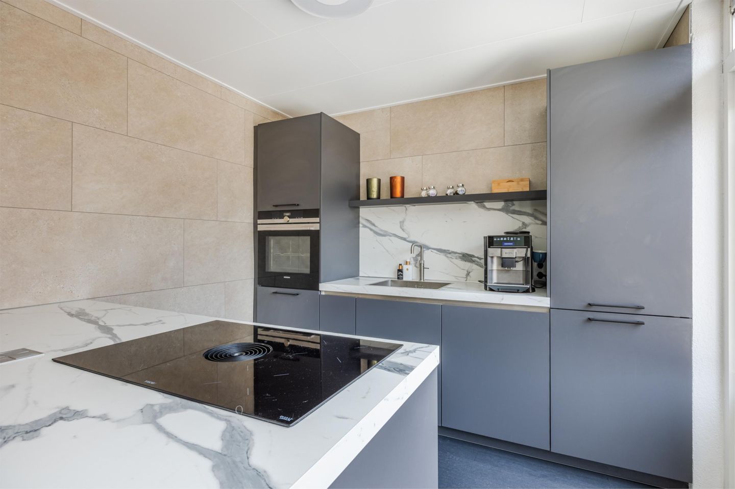 Photo 10 of Hooftweg 69