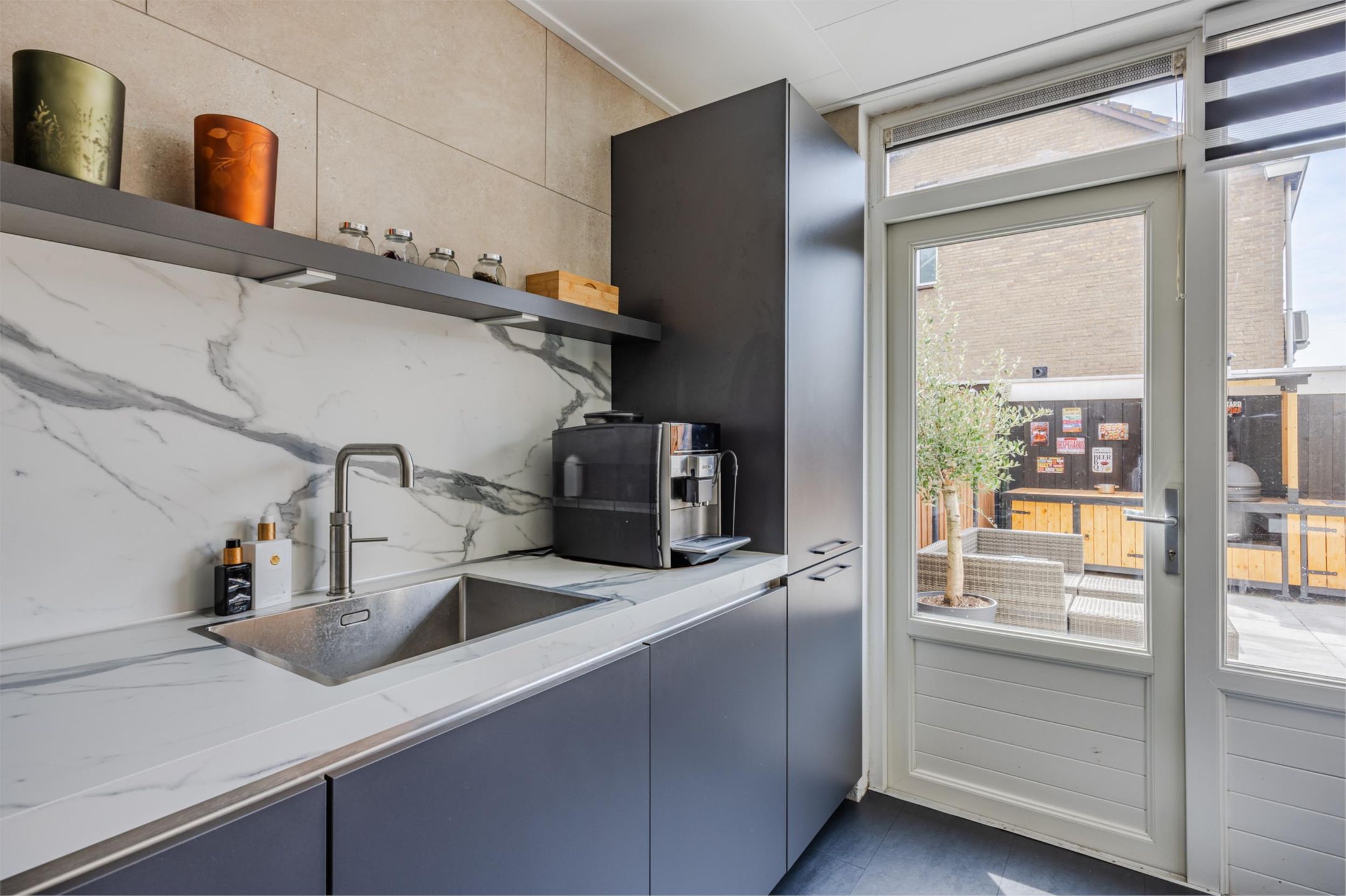 Photo 12 of Hooftweg 69