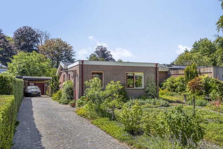 Foto 1 van De Wolzaklaan 18-A