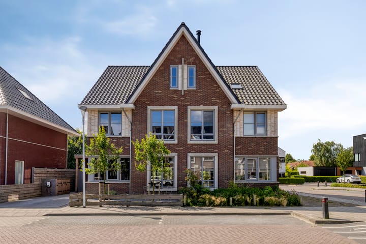 Photo 4 of Arent van Gentlaan 43