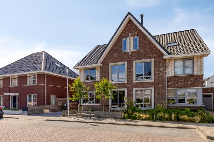 Photo 5 of Arent van Gentlaan 43