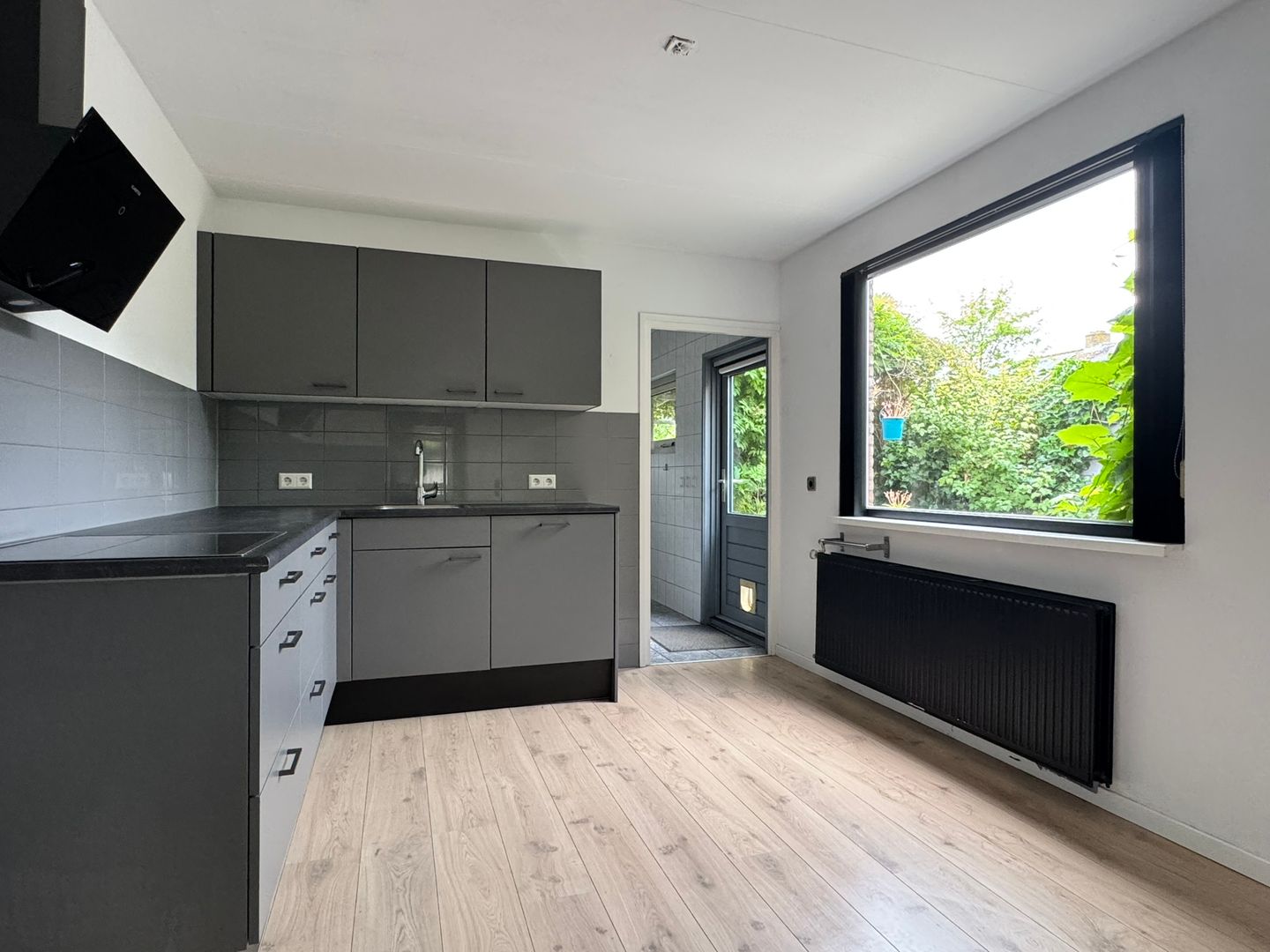 Photo 10 of Noorder Sluisstraat 29