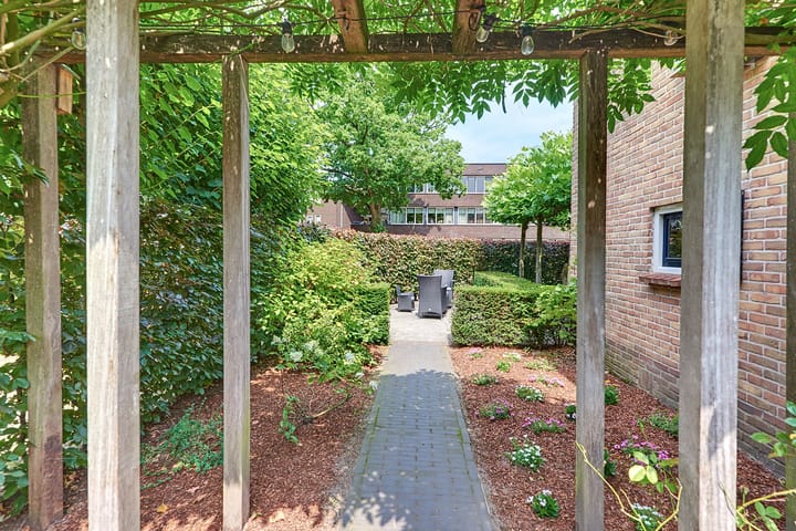 Foto 44 van Julianalaan 22