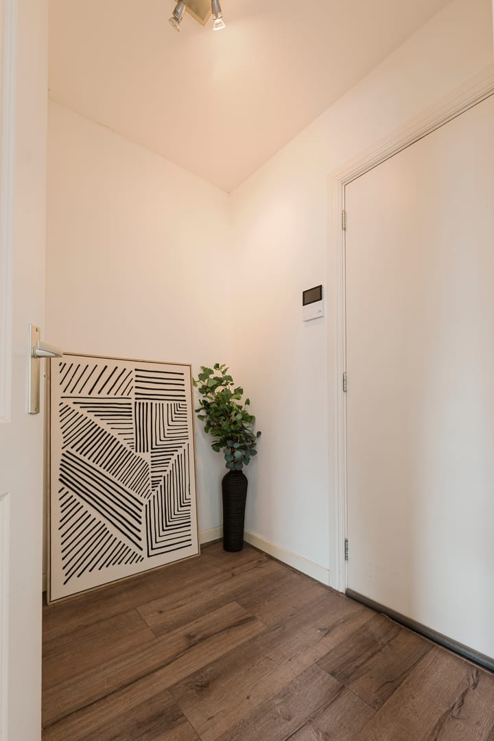 Photo 23 of Eerste Van Swindenstraat 38-2