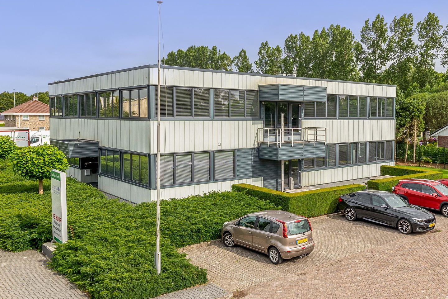 Bekijk foto 1 van Nijverheidslaan 49