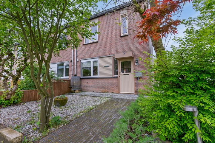 Foto 1 van Bij de Postwagen 42