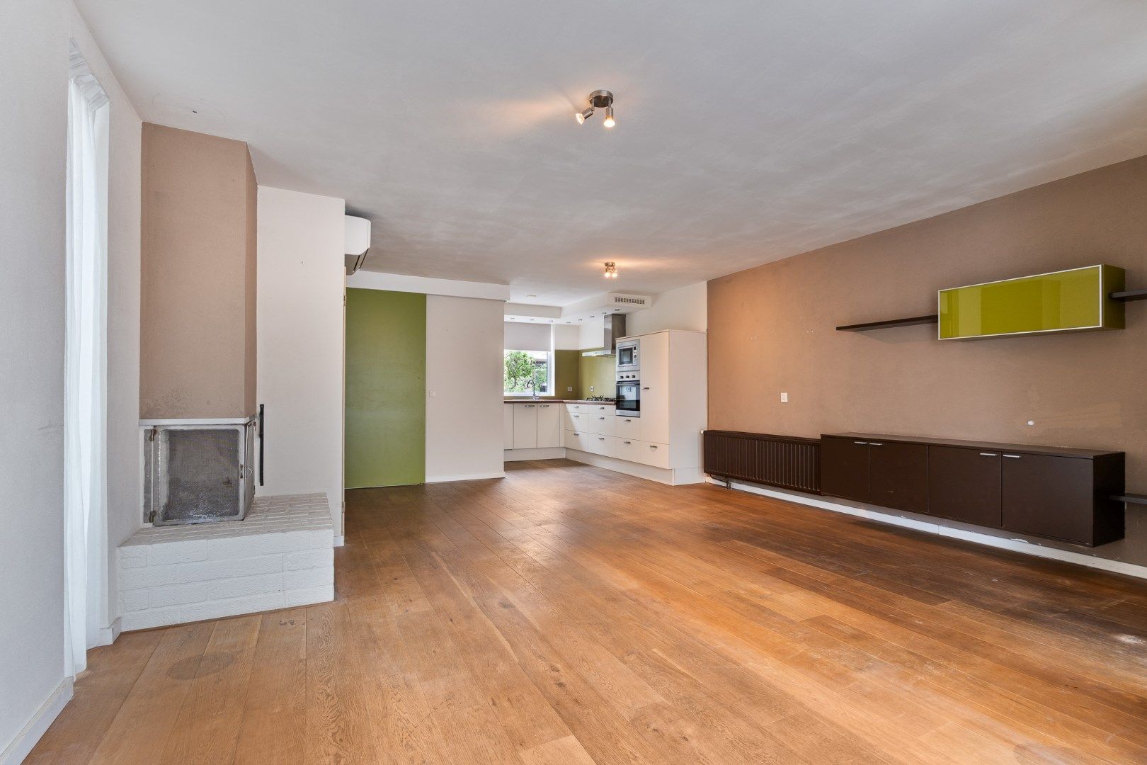 Foto 3 van Bij de Postwagen 42