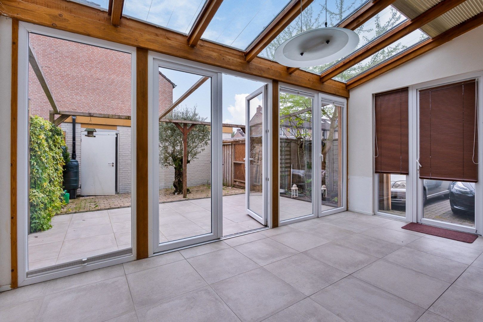 Foto 9 van Bij de Postwagen 42