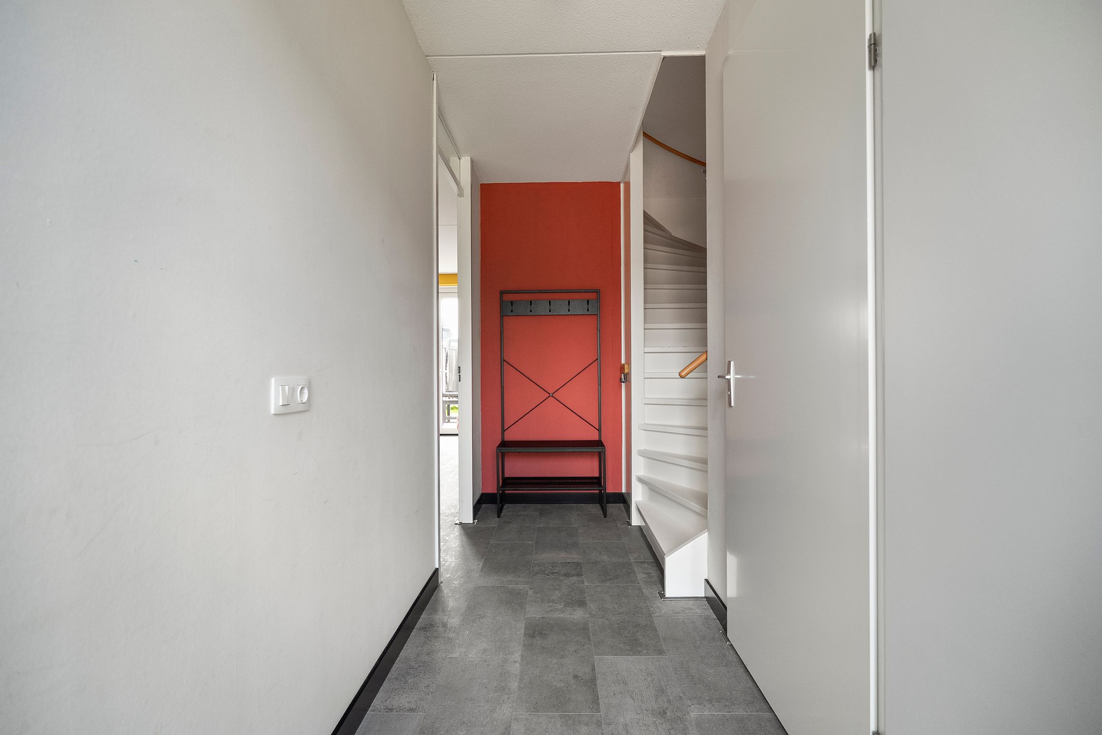 Foto 3 van Kastanjehout 8-A