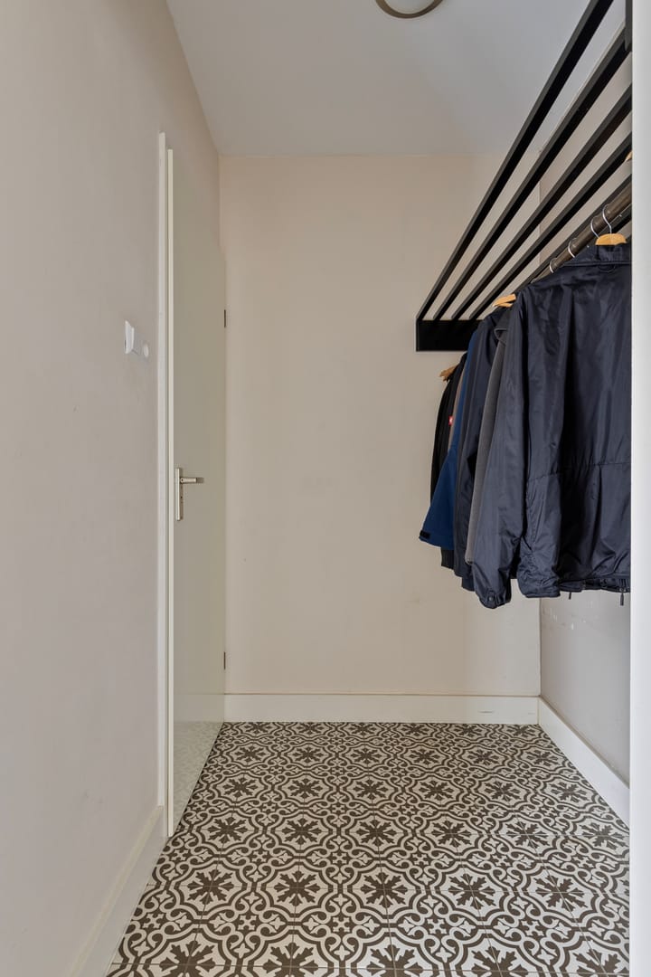 Photo 10 of Volkerakstraat 15