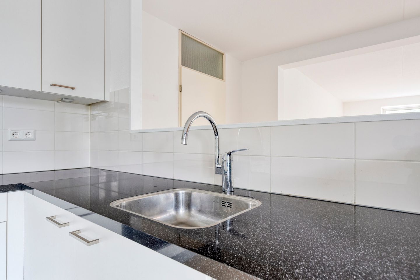 Photo 10 of Dag Hammarskjöldhof 35