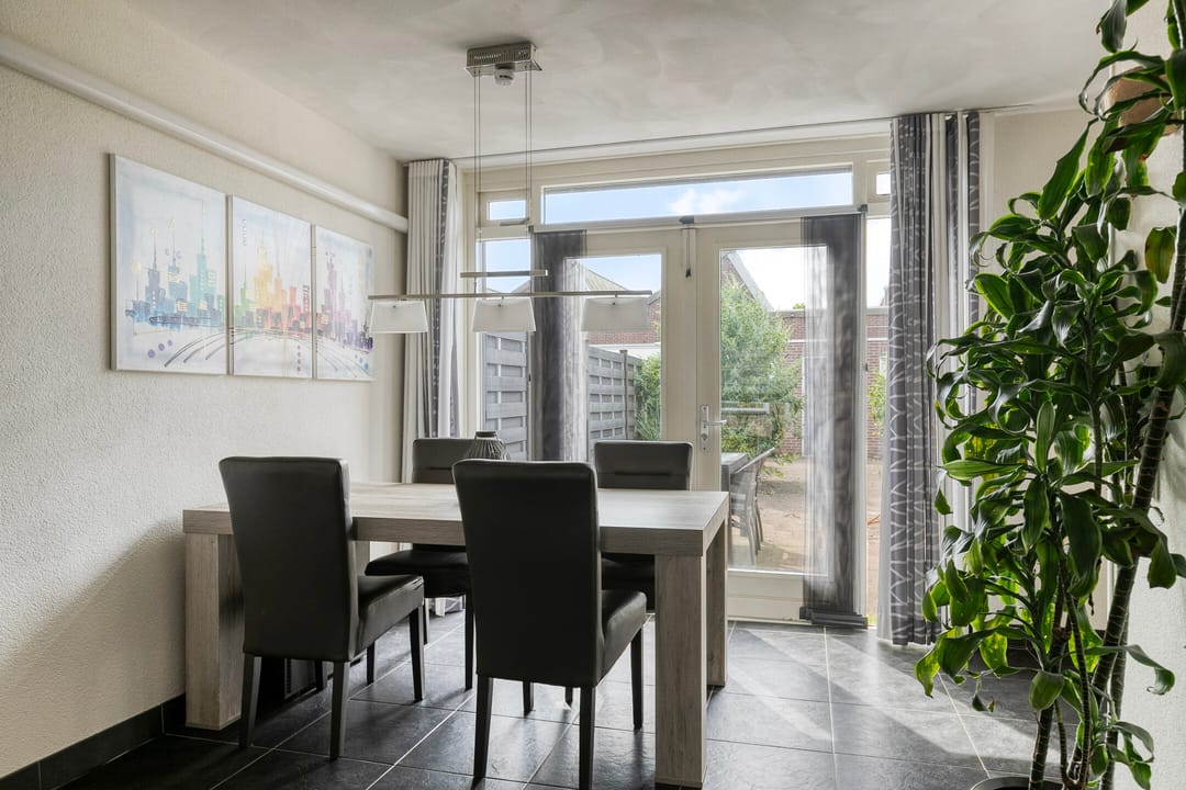 Photo 13 of Abraham Kuijperstraat 43