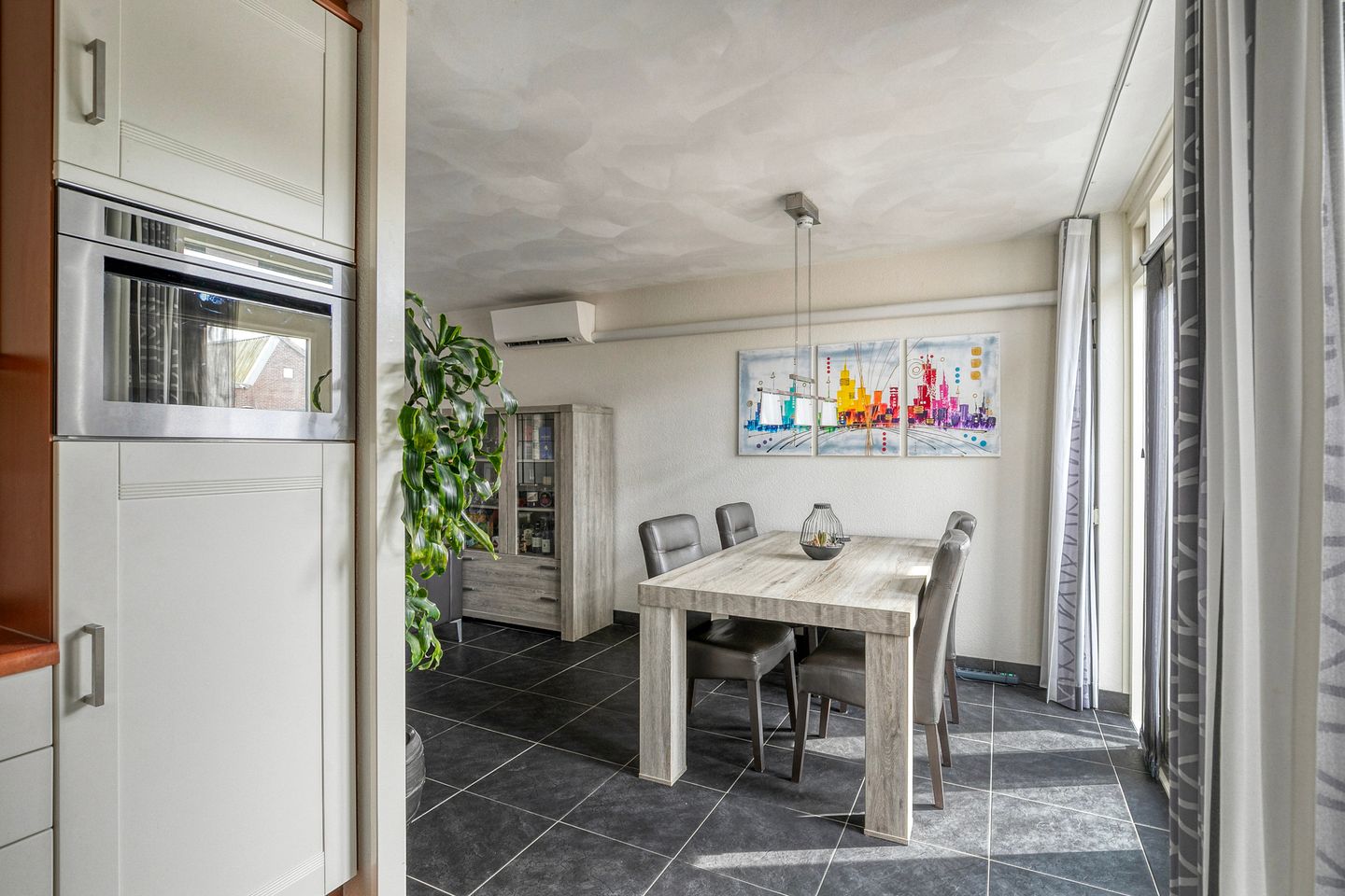 Photo 14 of Abraham Kuijperstraat 43