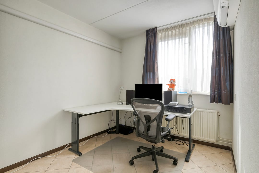 Photo 23 of Abraham Kuijperstraat 43